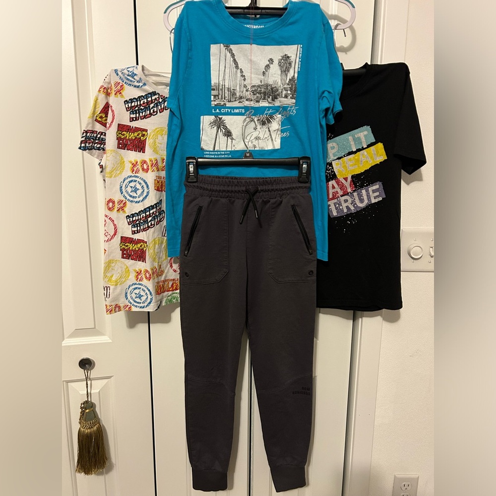Graphic T-Shirts and Joggers Set